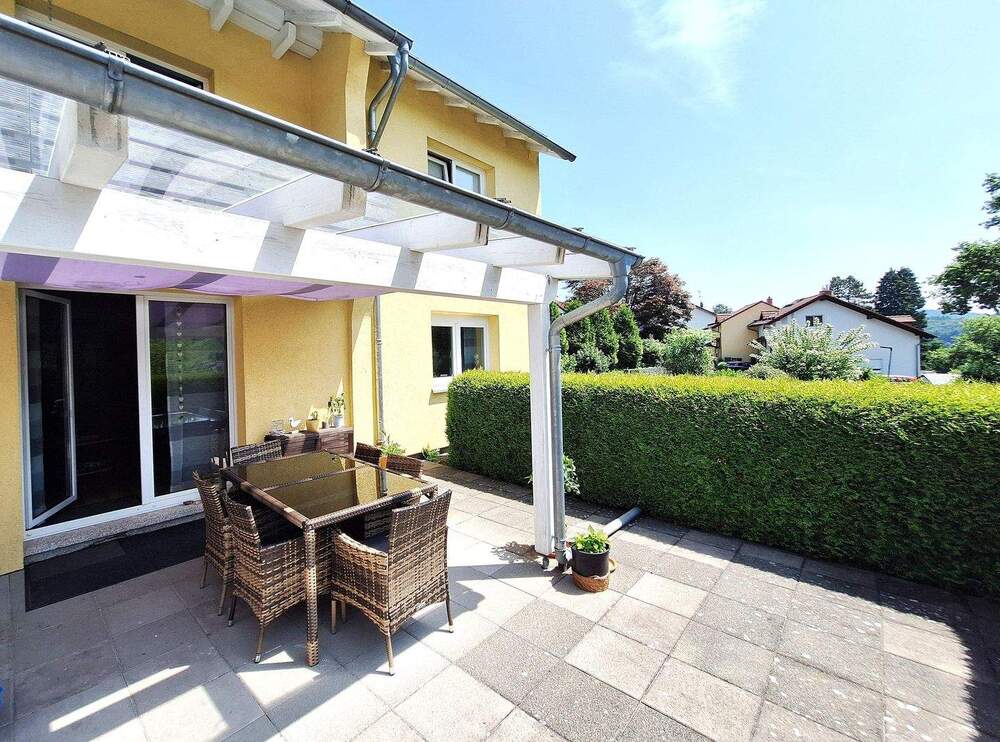 Thumbnail-Charmante Doppelhaushälfte mit großem Garten und Weitblick