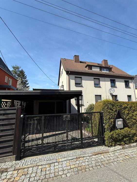 Thumbnail-Doppelhaushälfte mit großer Garage, Carport, Wa, Du. und sonnigem Grundstück am Stadtrand