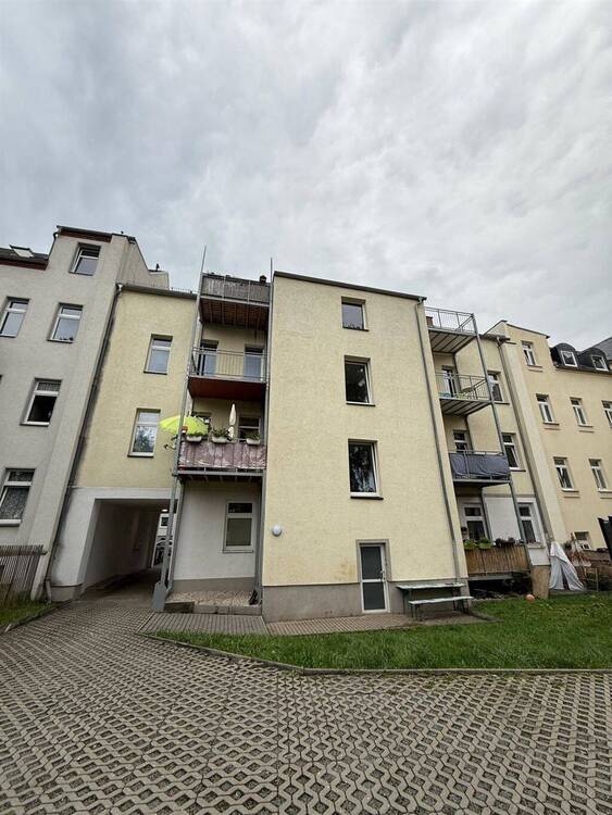 Thumbnail-Vollvermietetes und großes MFH mit Balkonen und Stellplätzen in guter und ruhiger Lage!