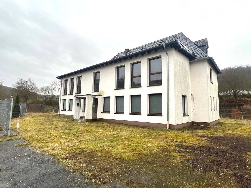 Thumbnail-Gewerbeeinheit mit Betreiberwohnung in Spay!