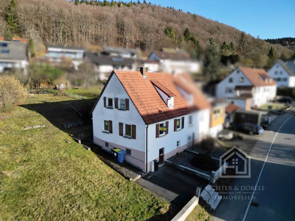 Thumbnail-F&D | Sanierungsbedürftige Doppelhaushälfte auf großem Grundstück