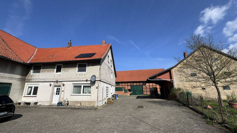 Thumbnail-Großzügiger Hof mit Stall, Scheune, Reitplatz und Weide
