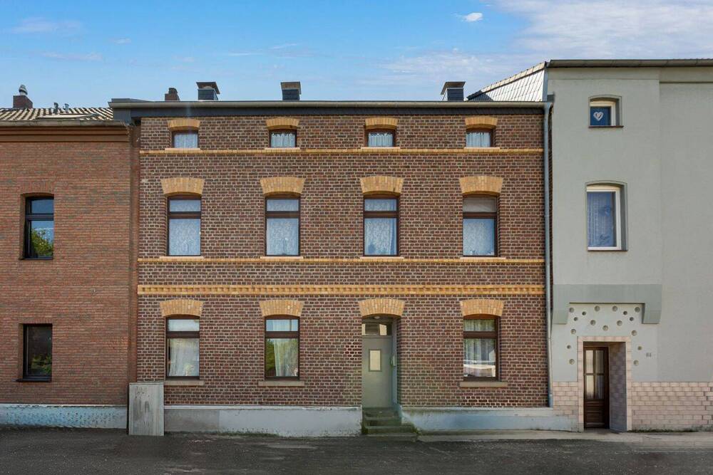 Thumbnail-Mehrfamilienhaus mit Entwicklungspotenzial und großzügigem Grundstück
