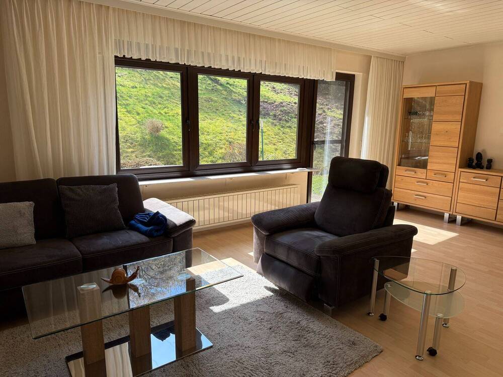 Thumbnail-Sehr gepflegtes Einfamilienhaus in ruhiger Waldrandlage in Mettlach zu verkaufen!