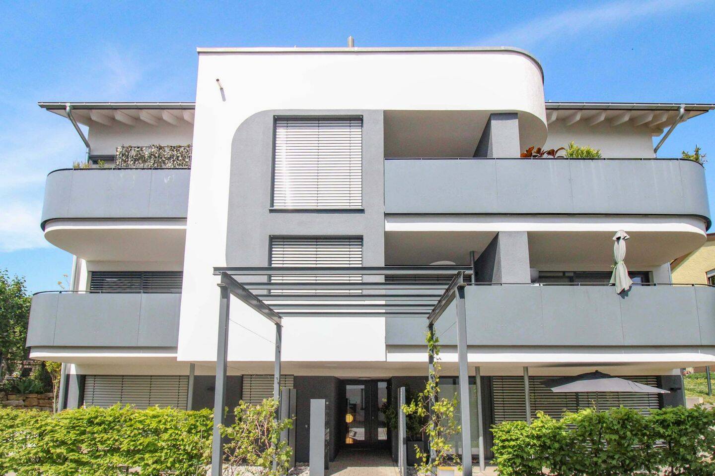 Thumbnail-Moderne 4-Zimmer Wohnung mit Balkon, En-Suit Bad und Stellplatz in Asperg