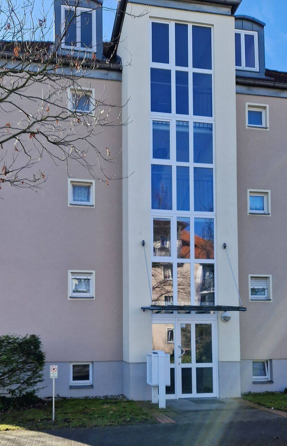 Thumbnail-Schöne Dachgeschosswohnung mit Balkon