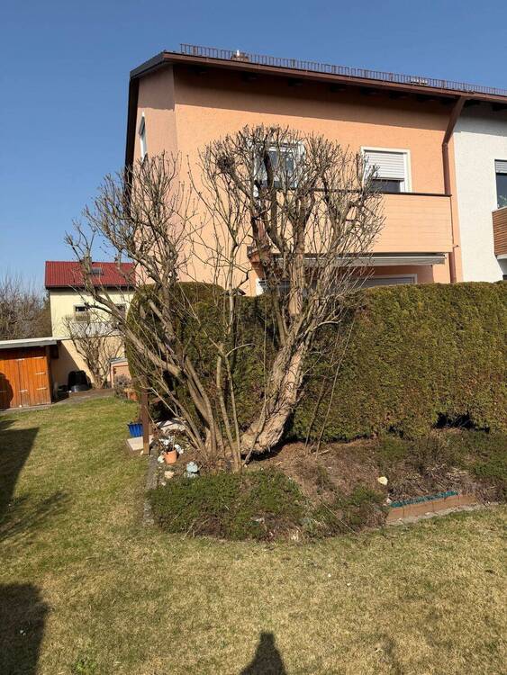 Thumbnail-Reiheneckhaus mit schönem Eck-Grundstück und Pkw-Garage in begehrten Wohnlage