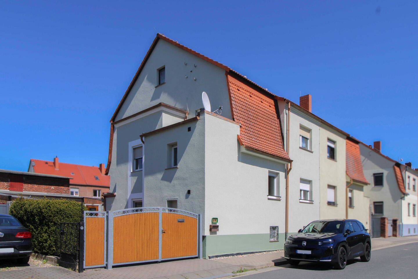 Thumbnail-Charmante Doppelhaushälfte mit vielseitigem Nutzungspotenzial