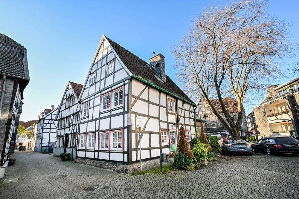 Thumbnail-Seltene Altstadt-Rarität: Denkmalgeschütztes Fachwerkhaus mit Südwest-Terrasse in Hattingen