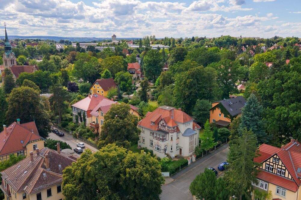 Thumbnail-Rarität im Klotzscher Villenviertel mit sonnigem Balkon und gepflegtem Grundstück. Traumlage!