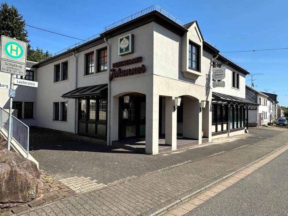 Thumbnail-NEUER PREIS - Gasthaus mit Ladenlokal und 2 Wohnungen