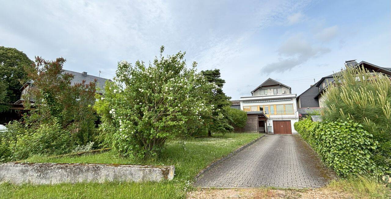 Thumbnail-DRASTISCHE PREISREDUZIERUNG!!! Riesiges Anwesen: Wohnhaus, Gaststätte mit großem Panoramasaal und anliegendem Ladengeschäft!