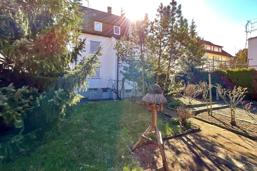 Thumbnail-Familienfreundlich!3-FH, komplett frei, Bj. ca. 1937, ca. 202 m² Wfl., Grdst. ca. 438m², 1 Garage!