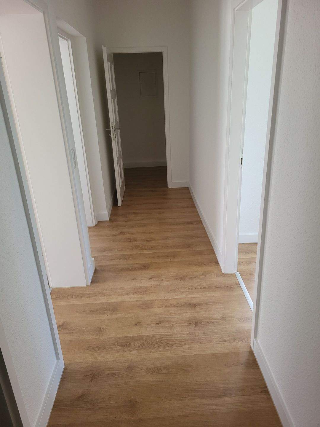 Thumbnail-1. Monat Grundmietpreis - Gemütliche 2-Zimmer-Wohnung mit Balkon in Altenburg
