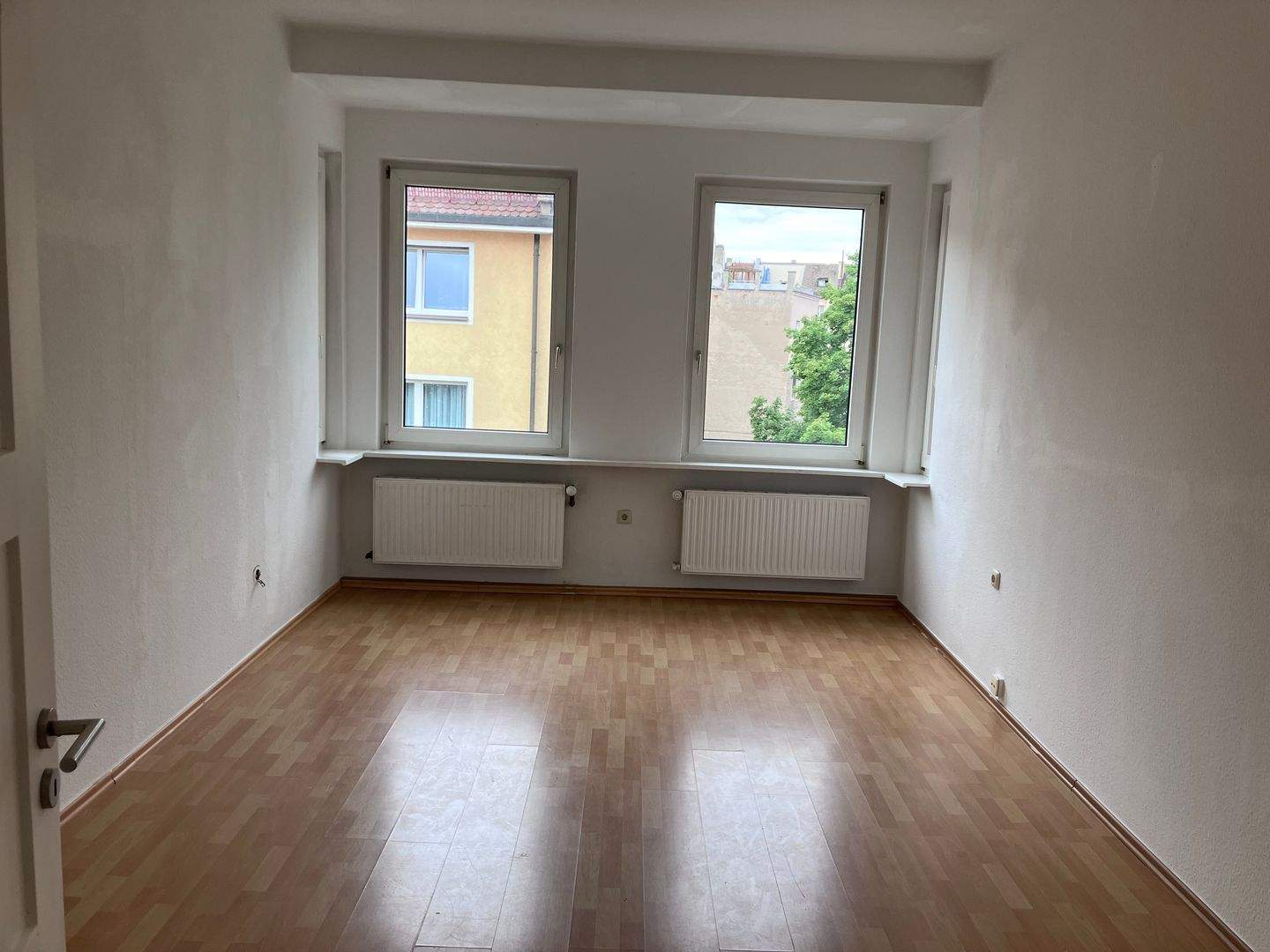 Thumbnail-2er WG geeignet - Zentrumsnahe 2-Zimmerwohnung mit Balkon in 90443 Nürnberg