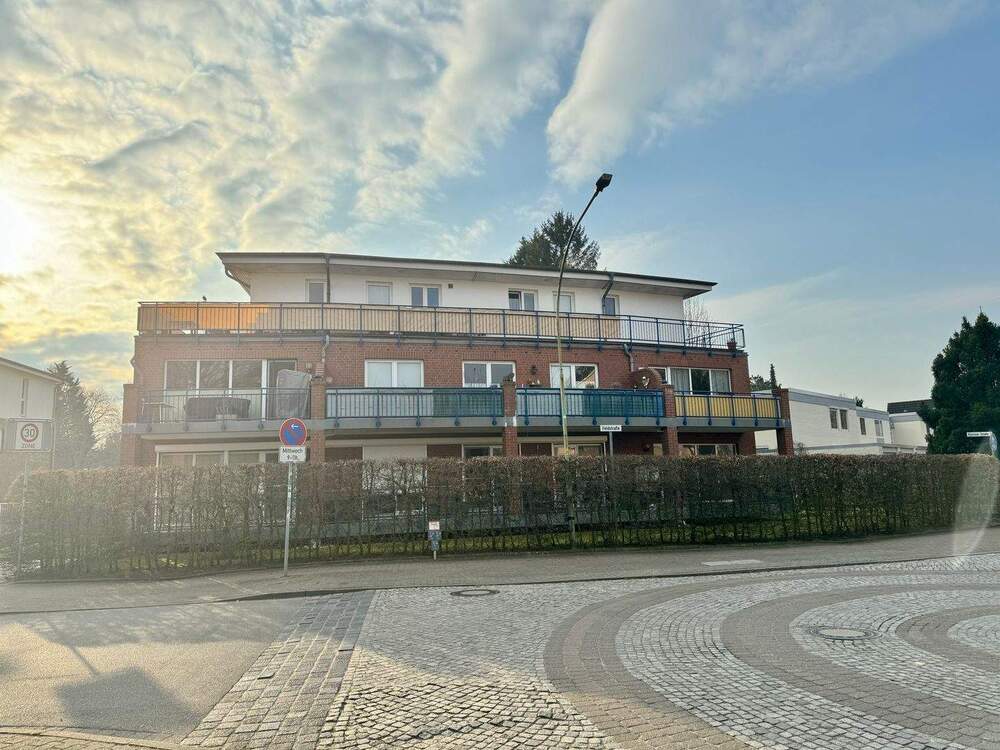 Thumbnail-Pinneberg Quellental, 3-Zi. EG WHG mit großem Balkon (Hochpaterre)