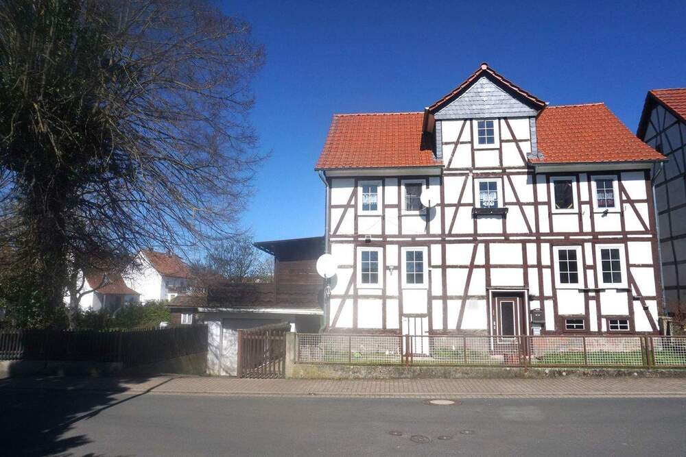 Thumbnail-*** Zweifamilienhaus in Homberg OT zu verkaufen***