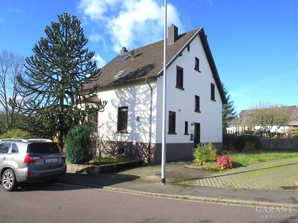 Thumbnail-Großzügiges Ein-Zweifamilienhaus in Homburg-Beeden - ideal für Familien