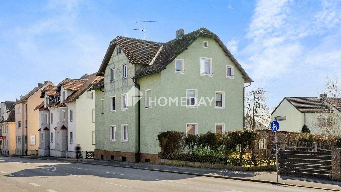 Thumbnail-Attraktives MFH zentral in Amberg: 5 vermietete Wohnungen, Garagen und Stellplätze im Innenhof