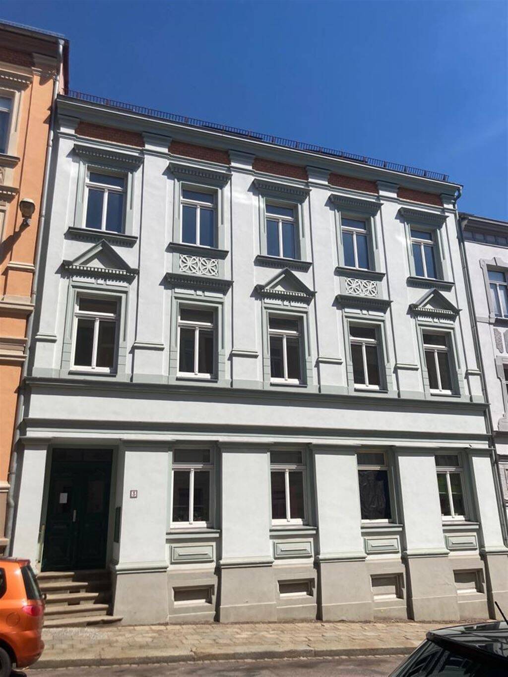 Thumbnail-Gemütliche 4-Zimmer mit Laminat und Tageslicht Wannenbad in guter Lage!