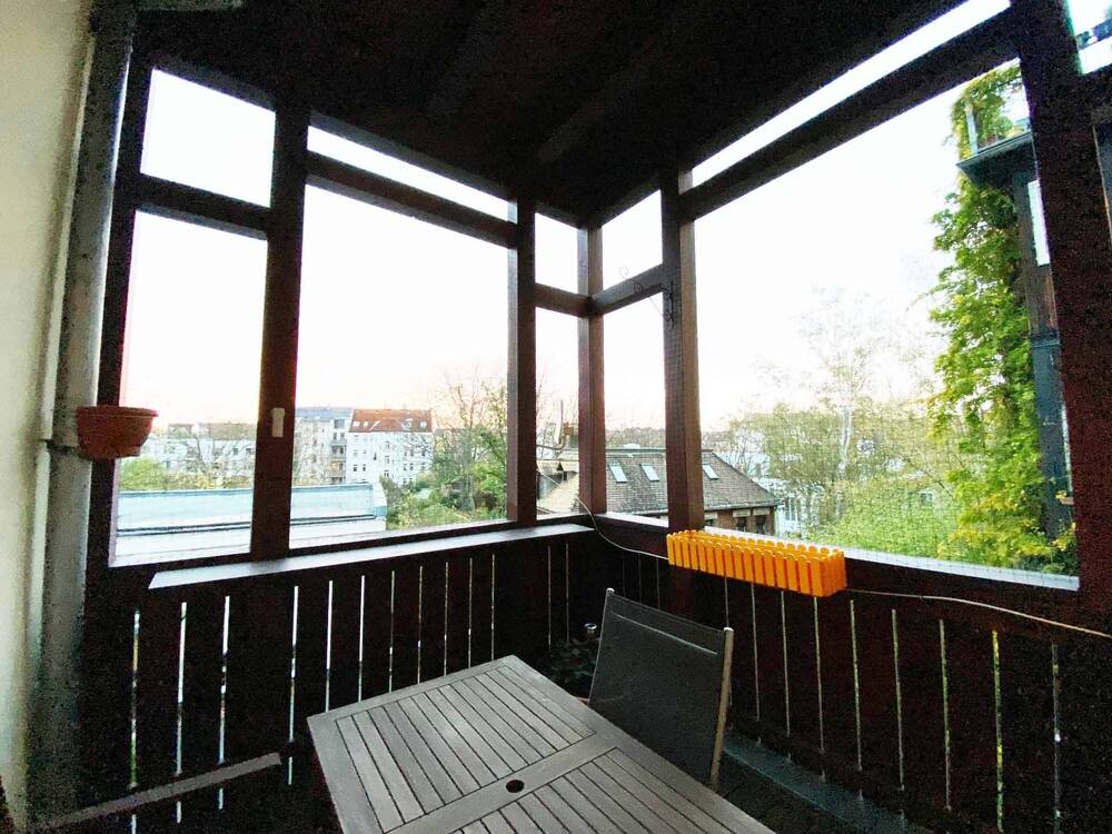 Thumbnail-* 4 Zimmer * Stuck * Wohnküche * Balkon * teilw. Parkett * GästeWC *