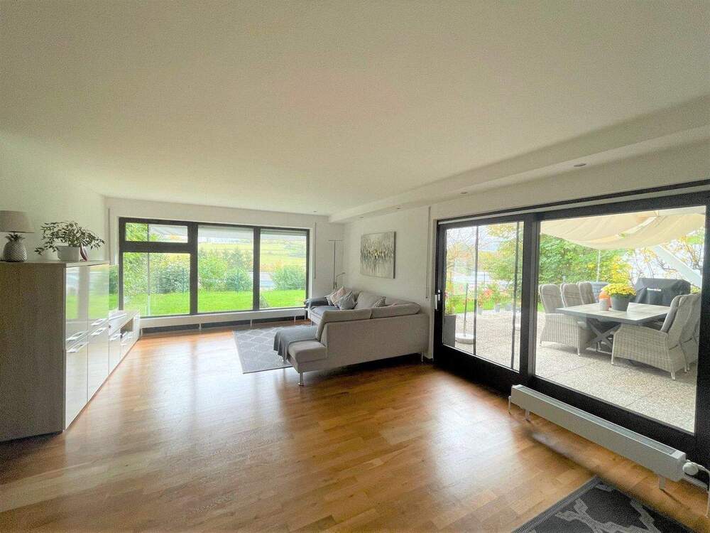 Thumbnail-Seltene Gelegenheit 5 12 Zimmerwohnung inkl. Terrasse & Garten sowie TG Stellplatz in guter Lage