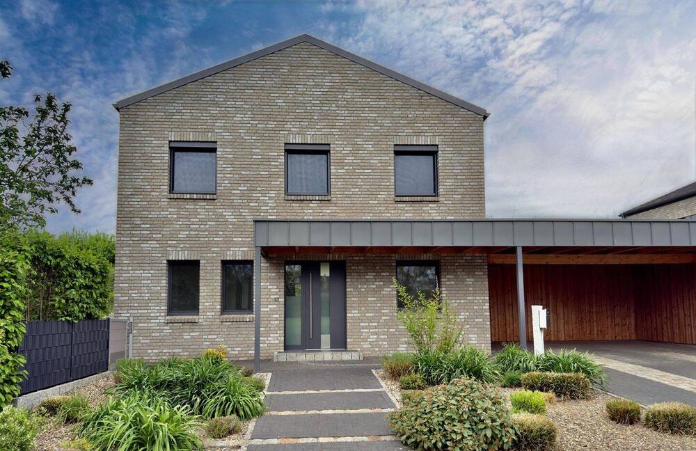 Thumbnail-Stilvolles Einfamilienhaus mit unverbaubarem Blick - moderne Architektur trifft auf energieeffizienten Wohnkomfort