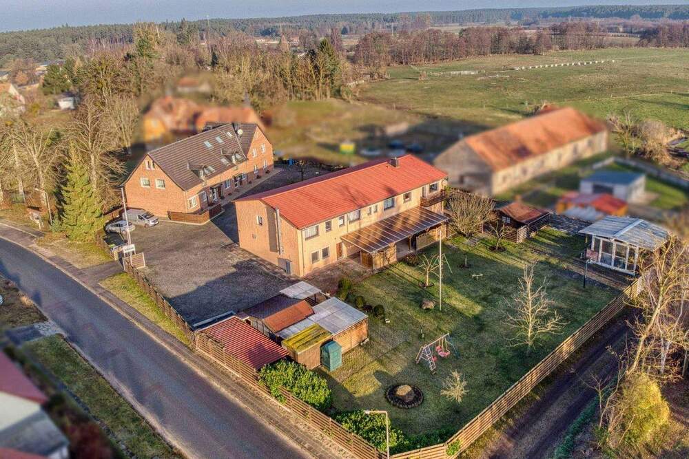 Thumbnail-MFH mit 16 Einheiten und Top-Potenzial zur flexiblen Nutzung in Feldrandlage