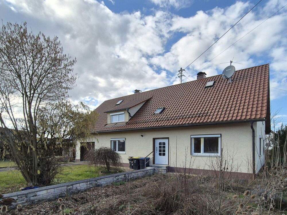 Thumbnail-Charmantes Einfamilienhaus mit viel Platz und großem Grundstück in attraktiver Lage