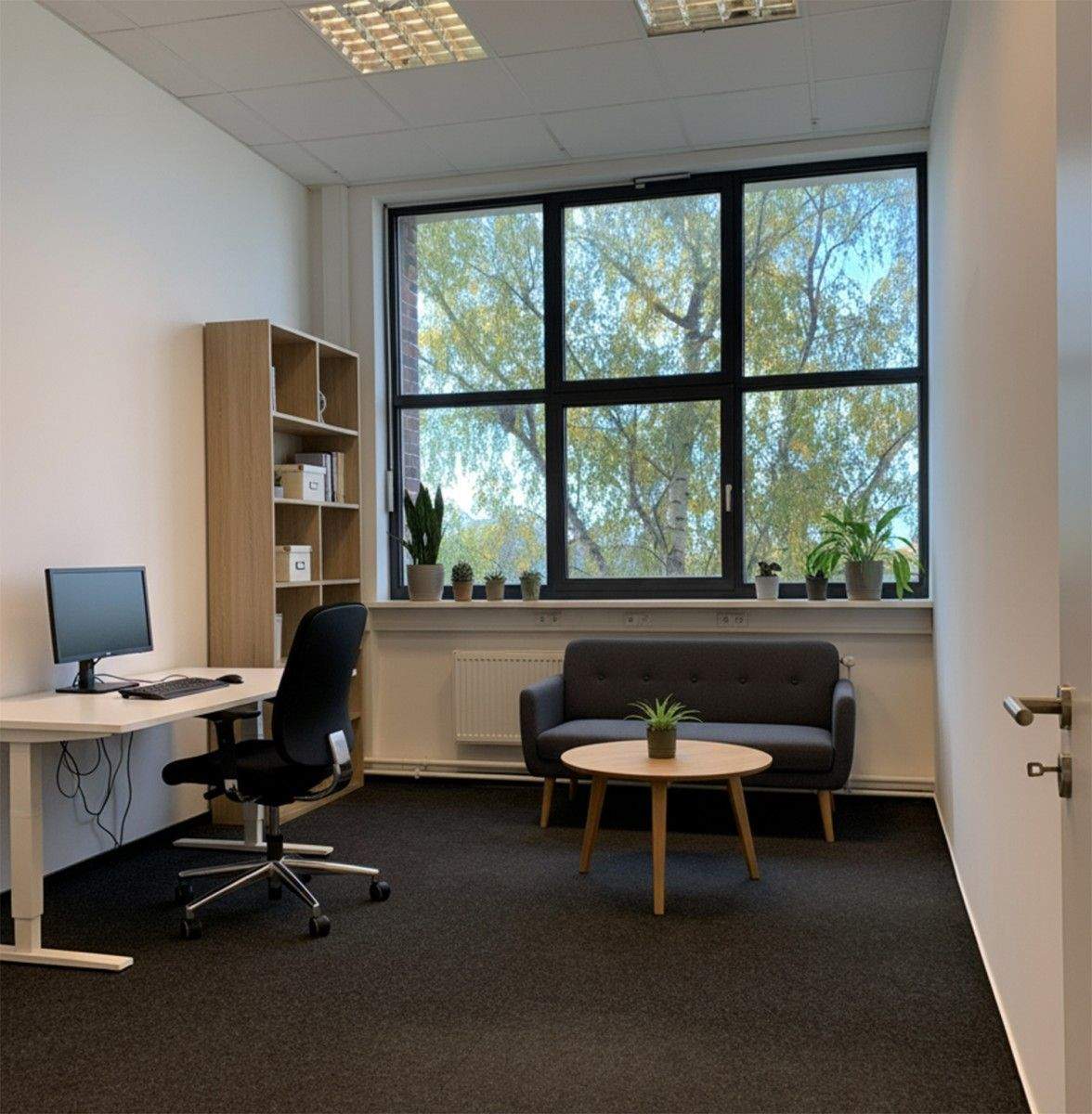 Thumbnail-STARTUP-READY: FLEXIBLE BÜROFLÄCHEN MIT TEEKÜCHE!*