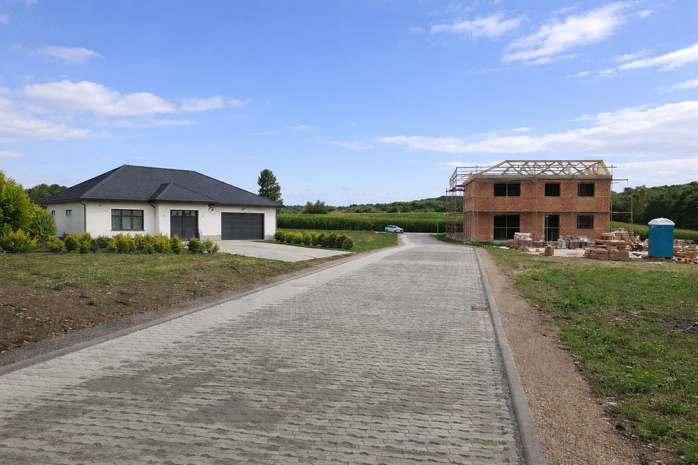 Thumbnail-Großzügiges Baugrundstück in Theuma mit viel Platz für Ihr modernes Eigenheim.