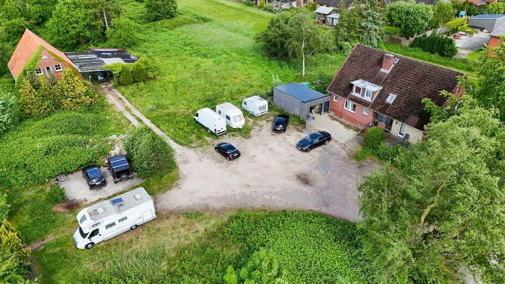 Thumbnail-Zwei Objekte auf einem 4.800 m² großen, bebaubaren Grundstück