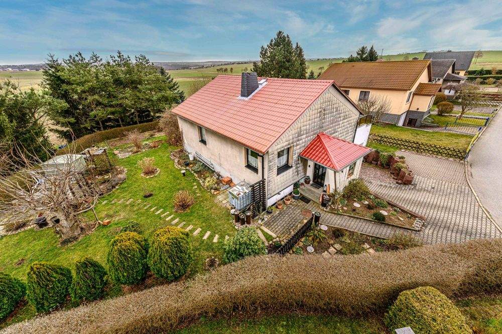 Thumbnail-Einziehen und Wohlfühlen - liebevoll saniertes Einfamilienhaus in ruhiger Feldrandlage von Erlau