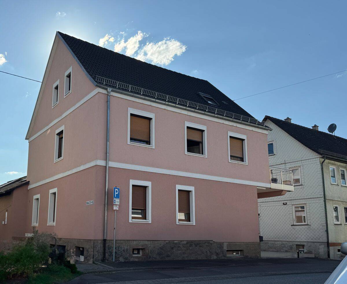 Thumbnail-DIE GELEGENHEIT FÜR IHRE ALTERSVORSORGE --- TOP 7 FAMILIENHAUS ---- GUT VERMIETET ODER UMWANDLUNG IN EIGENTUMSWOHNUNGEN
