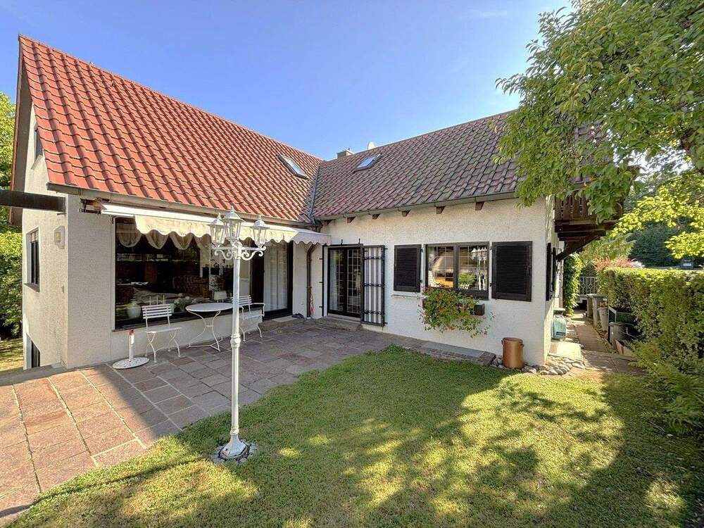 Thumbnail-Familienfreundlich großzügig wohnen in begehrter Ortsrandlage mit viel Potential und Charme