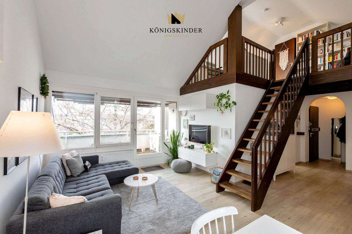 Thumbnail-Galerie-Maisonette mit Balkon & TG - ruhig, zentral, hochwertig wohnen in Ludwigsburg