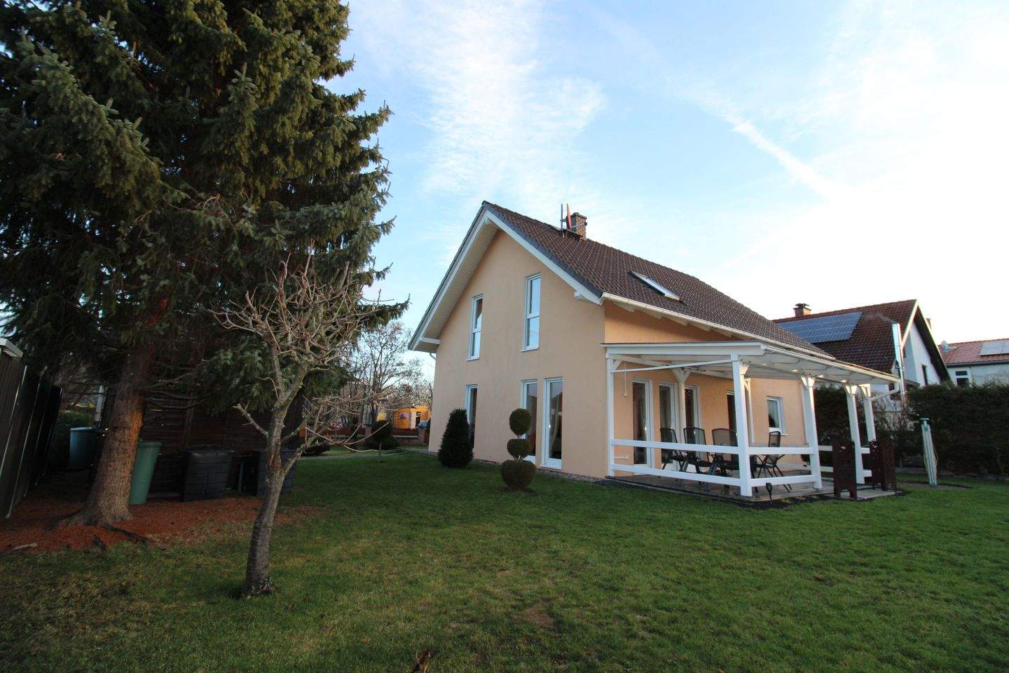 Thumbnail-Gepflegtes Einfamilienhaus auf idyllisch angelegtem Grundstück sucht neue Eigentümer in Waltershausen