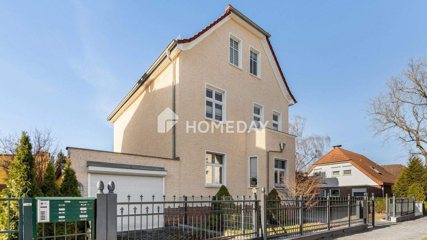 Thumbnail-Wertbeständiges Mehrfamilienhaus mit drei vermieteten Wohneinheiten auf großzügigem Grundstück