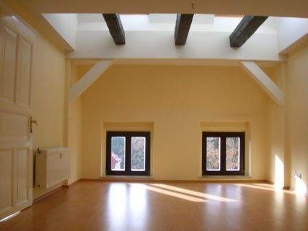 Thumbnail-moderne 3- RWE mit Balkon im Dachgeschoss Südstadt !