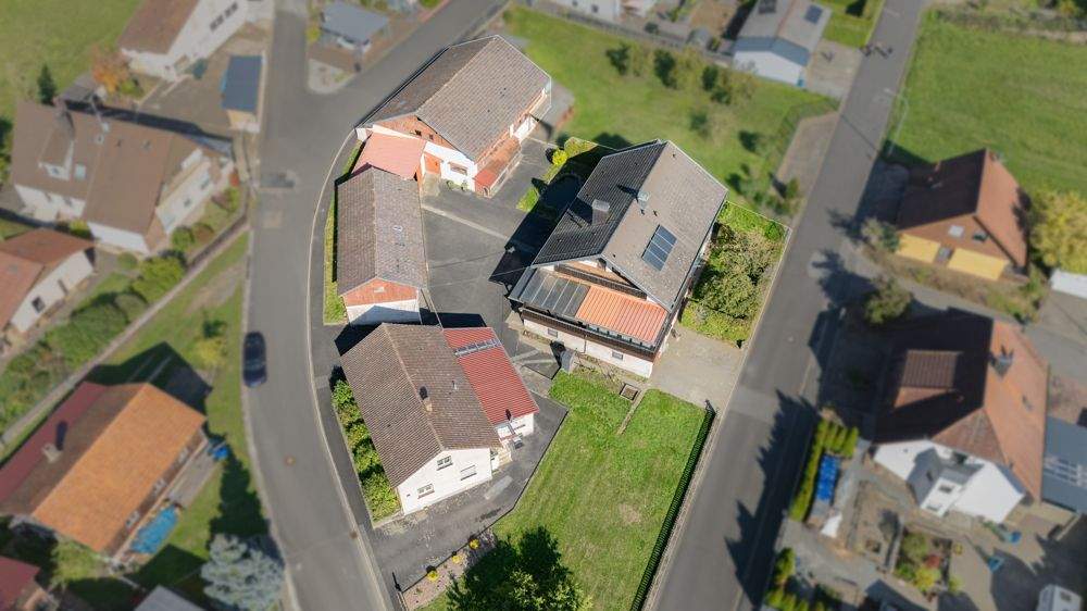 Thumbnail-Bezugsfreies Einfamilienhaus mit Einliegerwohnung und großem Grundstück!