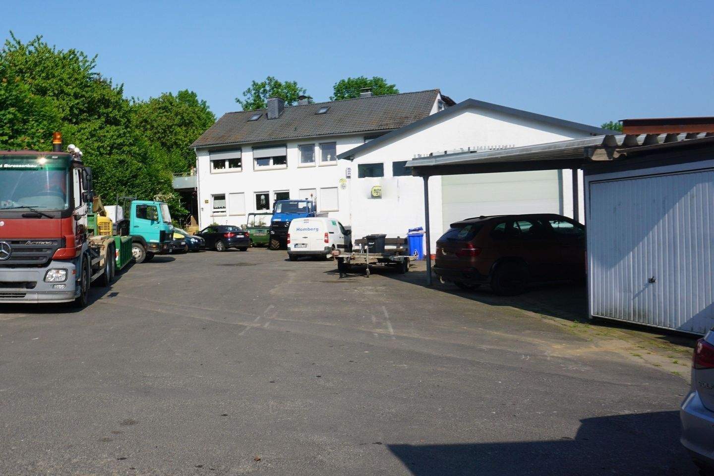 Thumbnail-*** Mehrfamilienhaus mit großem Hof, Hallen, Werkstätten und Wiese direkt in Homberg zu verkaufen***
