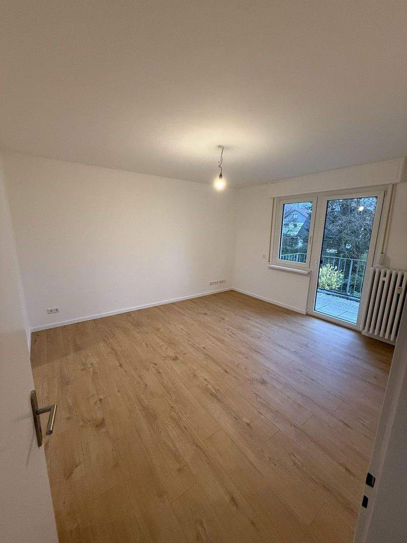 Thumbnail-Helle, renovierte 3-Zimmer-Wohnung mit Balkon in Top-Lage