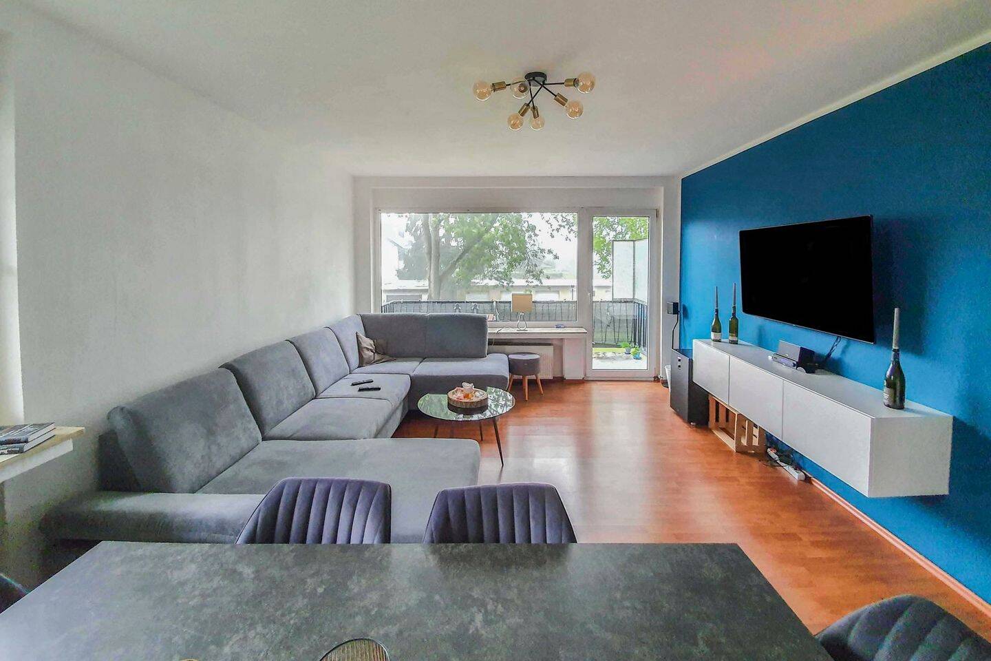 Wohnzimmer 1. OG links
