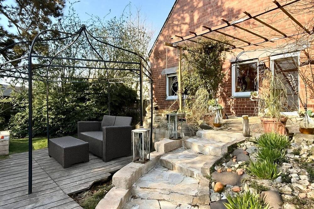 Thumbnail-Großzügiges Familienhaus mit grüner Energie und Gartenparadies auf Eigentumsgrundstück