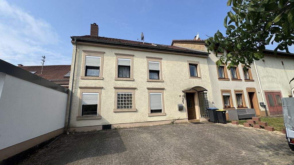 Thumbnail-BERGEN bei Losheim am See - Ihr Traum vom Landleben - Ehemaliges Bauernhaus mit 2 Wohneinheiten, viel Platz, und großem Garten