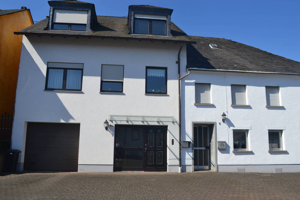 Thumbnail-Zwei Häuser mit großem Grundstück zum Kauf in Osburg