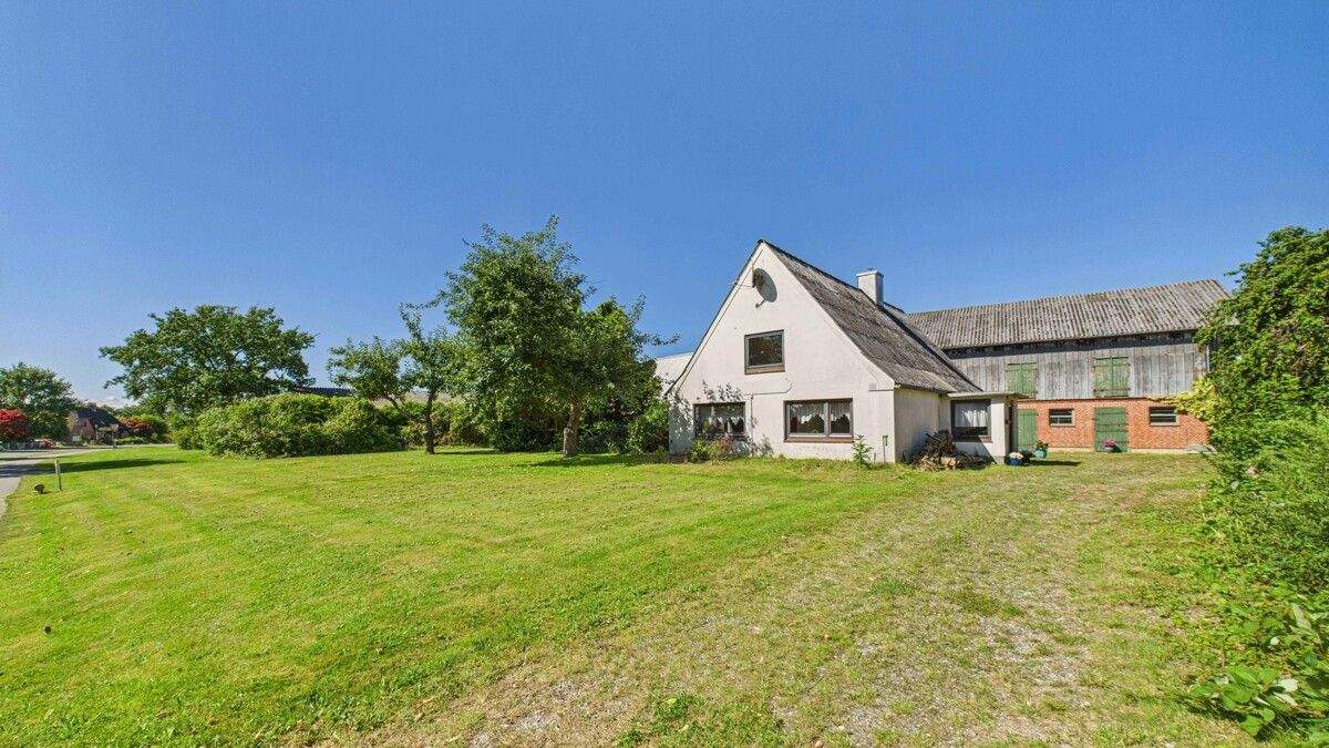 Thumbnail-Vielseitiger Resthof mit großen Stallgebäuden und Hauskoppel