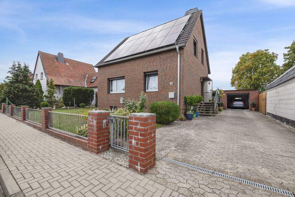 Thumbnail-Zwei Häuser, ein Grundstück! Gepflegtes Einfamilienhaus mit Einliegerwohnung in Grasleben