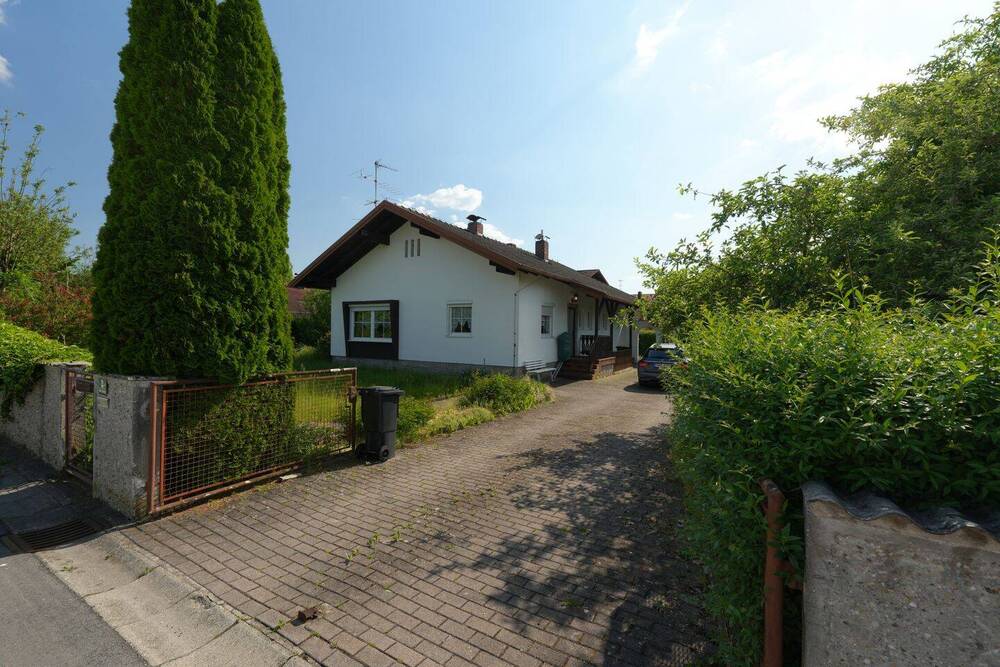 Thumbnail-schönes Wohnhaus in ruhiger Siedlungslage - 788