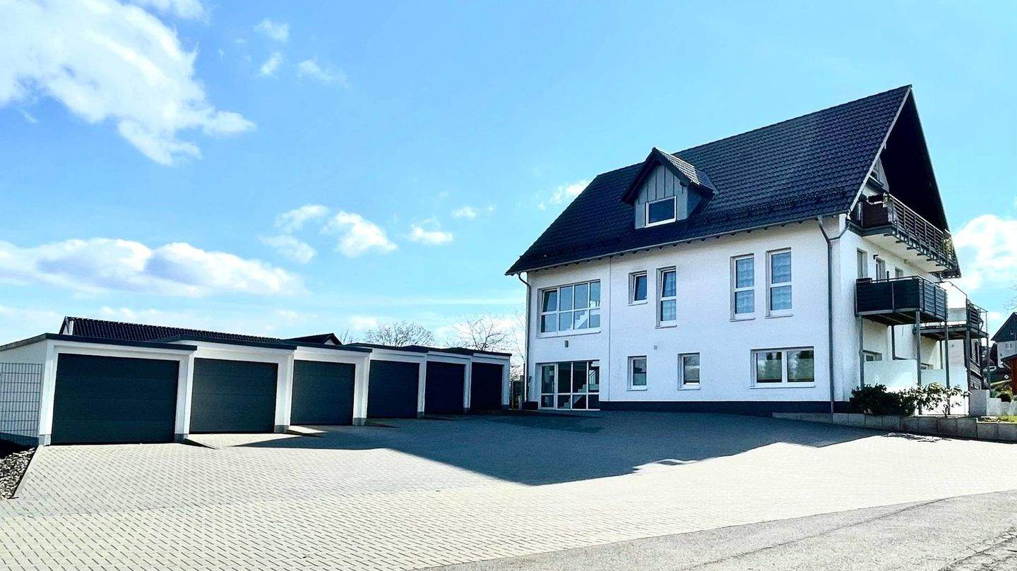 Thumbnail-Energieeffizientes, neuwertiges Mehrfamilienhaus in ruhiger, verkehrsgünstiger Lage